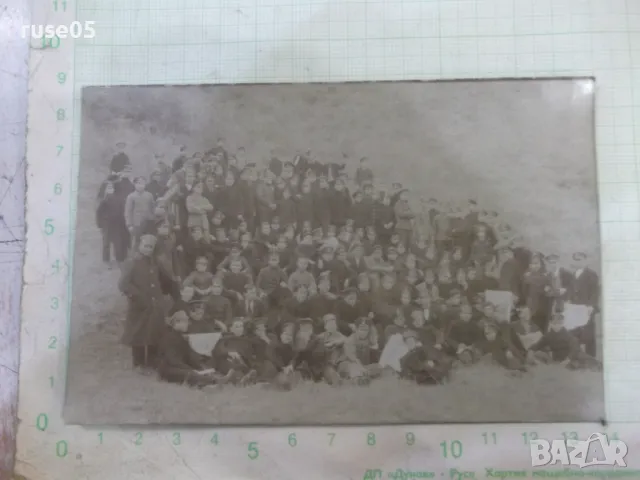 Снимка стара на група ученици