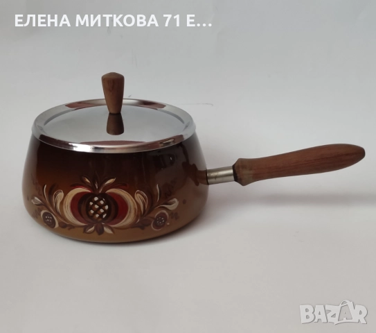 Много тежка емайлирана касерола с дървена дръжка