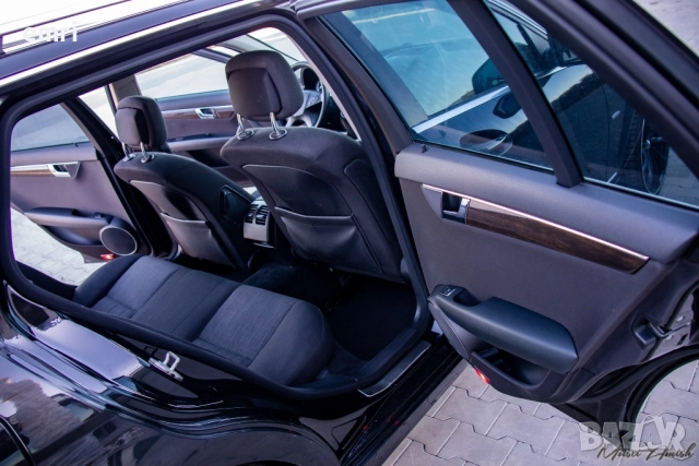 Mercedes c180 Kompressor , снимка 9 - Автомобили и джипове - 52317385