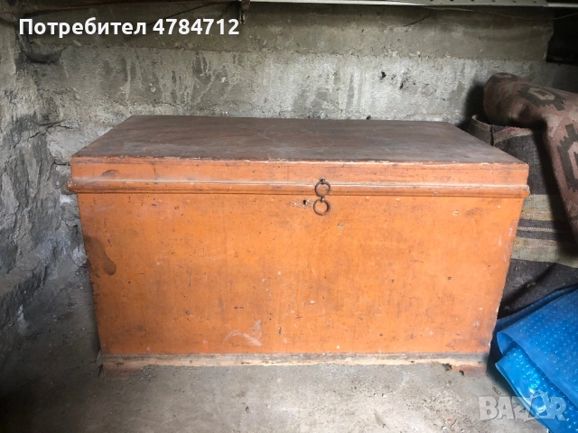 Старинен дървен сандък