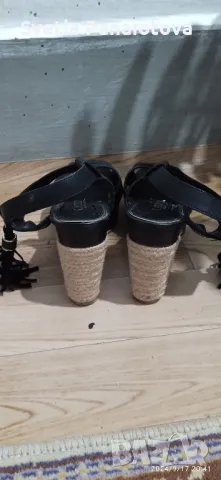 Дамски сандали, номер 37 LAUREN . , снимка 3 - Сандали - 47506312