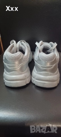 Дамски маратонки Reserved, снимка 4 - Маратонки - 52448451