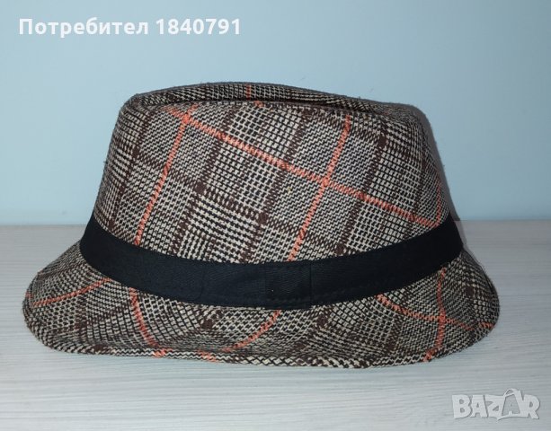 Карирана шапка тип Трилби , снимка 1 - Шапки - 31632046