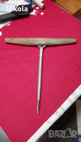 Дърводелски свредел от ковано желязо - ретро инструмент, маткап, снимка 1 - Антикварни и старинни предмети - 35615767