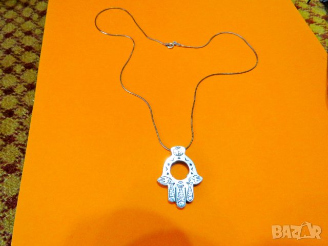 Старинен сребърен Амулет и сребърно синджирче, мощен символичен амулет - ръката на Фатима, символ Ха, снимка 2 - Колиета, медальони, синджири - 38604797