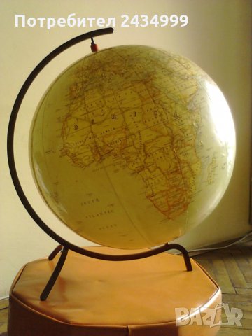 Продавам рядьк американски  географски глобус от 1950-те., снимка 1 - Други - 31007322