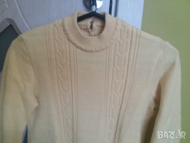 Жълта вълнена блузка с подарък жълто поло Гучи р-р S, снимка 2 - Блузи с дълъг ръкав и пуловери - 35150926