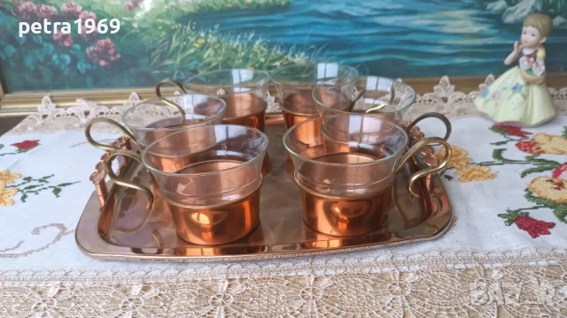 Комплект 6 чаши от боросиликатно стъкло, с медни подстакани И меден поднос