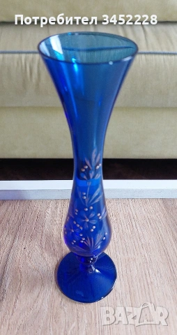 Вазичка винтидж синьо стъкло с оригиналната кутия за колекционери , снимка 2 - Антикварни и старинни предмети - 54243784