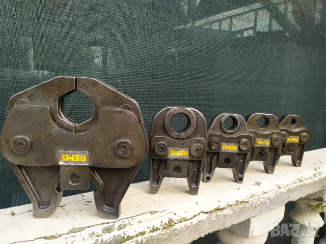 Прес челюсти за радиална преса REMS