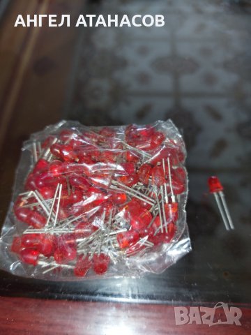 Продавам светодиоди зелена и червени., снимка 2 - Части и Платки - 36617460