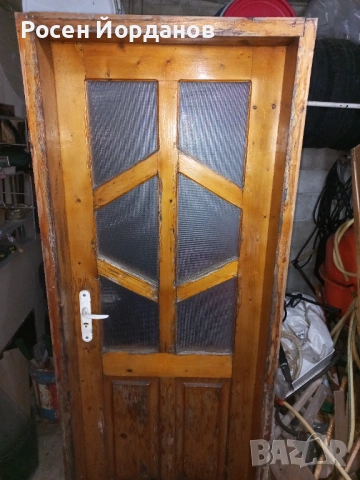 Врата с прозорци 