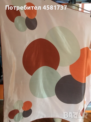 Копринен шал с десен точки Jammers Leufgen, снимка 2 - Шалове - 52053201