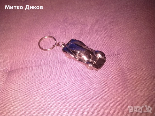 Ключодържател Ферари малка метална количка нов