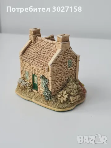 Колекционерска фигурка Lilliput Lane Pineapple Spa, снимка 4 - Антикварни и старинни предмети - 49712908