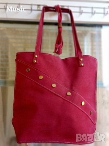 Червена дамска чанта