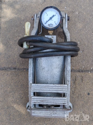 Автомобилна крачна помпа СССР. , снимка 1