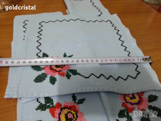 Текстилни салфетки за маса ръчно бродирани , снимка 5 - Антикварни и старинни предмети - 38738731
