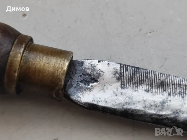 Много стар рибарски нож