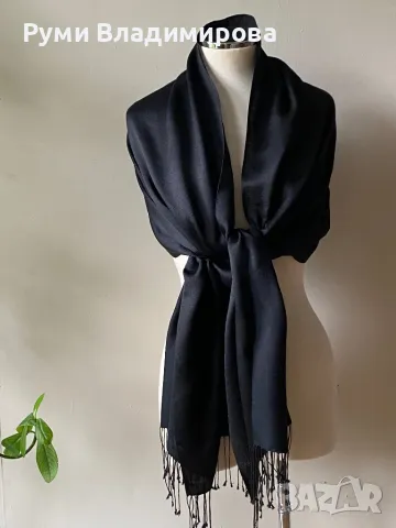 Черен шал от 100 % фина вълна, снимка 3 - Шалове - 49736167