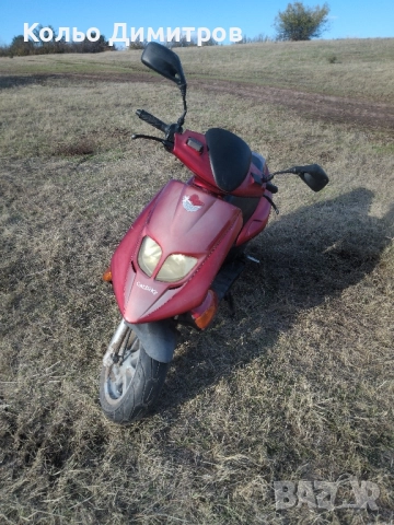 Скутер бенели 100 Кубика 