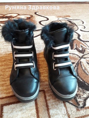 Продавам НОВИ оригинални бежови велурени боти Ellesse и черни кожени боти 39 номер, снимка 8 - Дамски боти - 30933319