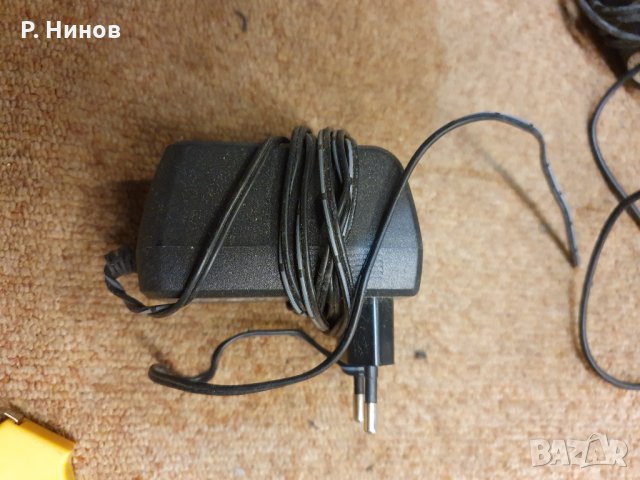 стабилизирано захранване output DC 9V 1A Adaptor, снимка 3 - Друга електроника - 29564181