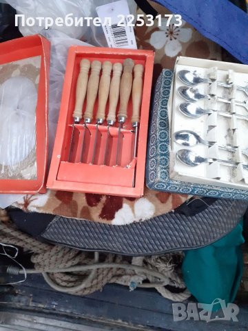 Комплект ножчета в кутия, снимка 2 - Прибори за хранене, готвене и сервиране - 39401291