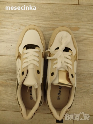 Дамски маратонки бели