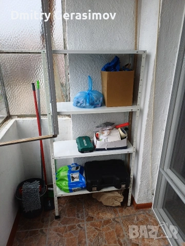 Метална етажерка