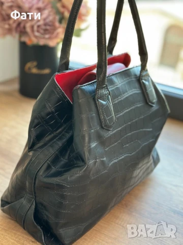 Чанта Valentino черна , снимка 4 - Чанти - 50630827