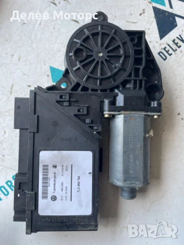 Моторче стъклоповдигвач за задна дясна врата 7L0959794 от Порше Каен Porsche Cayenne 4.5I, 340 к.с