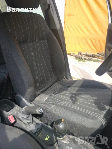 салон за Opel Corsa D