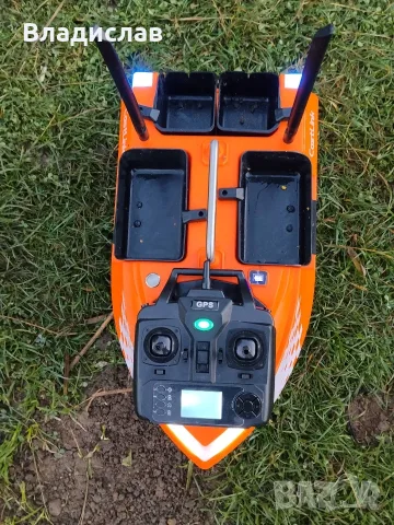  Лодка за Захранка Flytec V802 PRO  12000mAh – 4 Контейнера, 3 кг Товар, GPS Памет 160 Точки