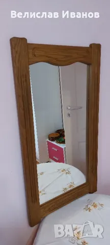 Огледало за стена с масивна дъбова рамка. Перфектно състояние