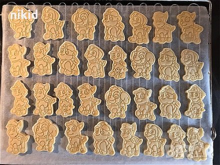 6 бр Пес патрул Paw patrol кучета куче пластмасови разглобяеми резци форми фондан тесто резец форма, снимка 3 - Форми - 30521455