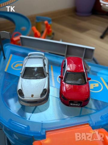 Продавам BBurago Mega Dealer Showroom Комплект за паркиране, снимка 5 - Коли, камиони, мотори, писти - 52921580