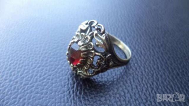 Сребърен комплект с гранати, снимка 2 - Бижутерийни комплекти - 42180320