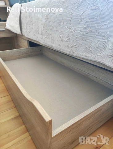 Легло с матрак + ракла и шкафчета + покривало за легло, снимка 9 - Спални и легла - 53298145