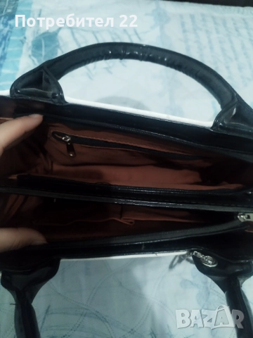 Дамска чанта, нова, кожа, снимка 2 - Чанти - 52368885