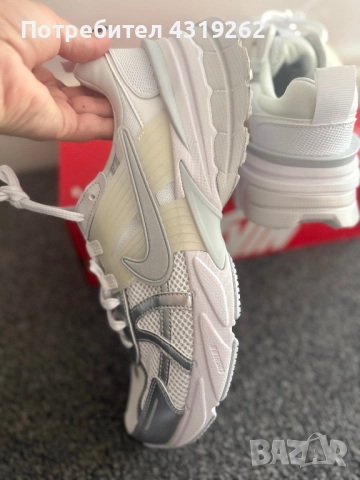 Мъжки маратонки Nike V2K Run, снимка 9 - Маратонки - 52751167