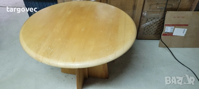 масивна холова кръгла маса с механизъм за височините