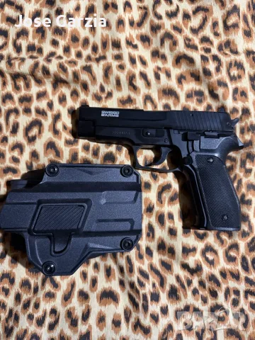 Airsoft Пистолет Спрингов Swiss Arms P226 +Универсален Кобур