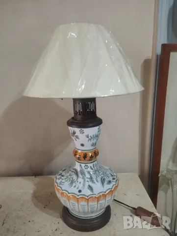 Стара настолна лампа