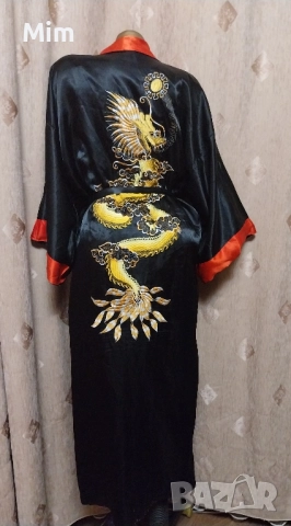 Сатенен халат с две лица черно и червено бродерия дракон , снимка 6 - Нощници - 51915370