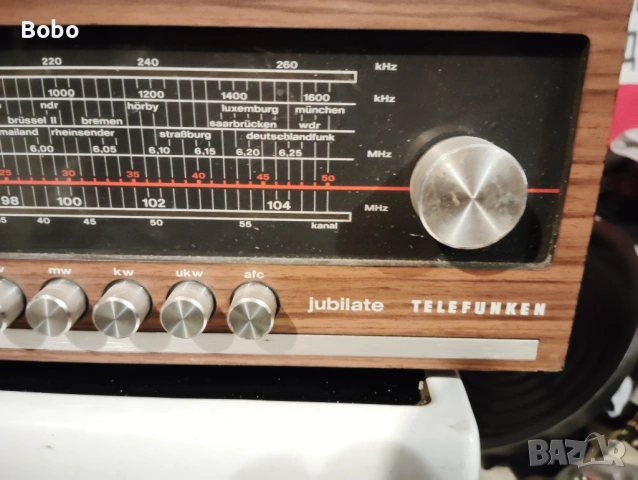 Ретро радио TELEFUNKEN , снимка 2 - Радиокасетофони, транзистори - 54094011