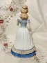 порцеланова статуетка , снимка 3
