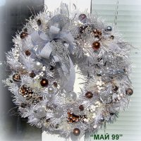 Коледен венец в бяло и сребро, снимка 5 - Коледни подаръци - 38365309