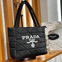 Дамски чанти Prada , снимка 6 - Чанти - 42862707