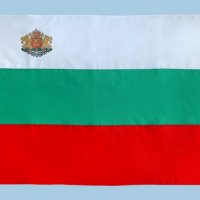 Българско знаме с герб 90х145см, снимка 1 - Български сувенири - 31864637